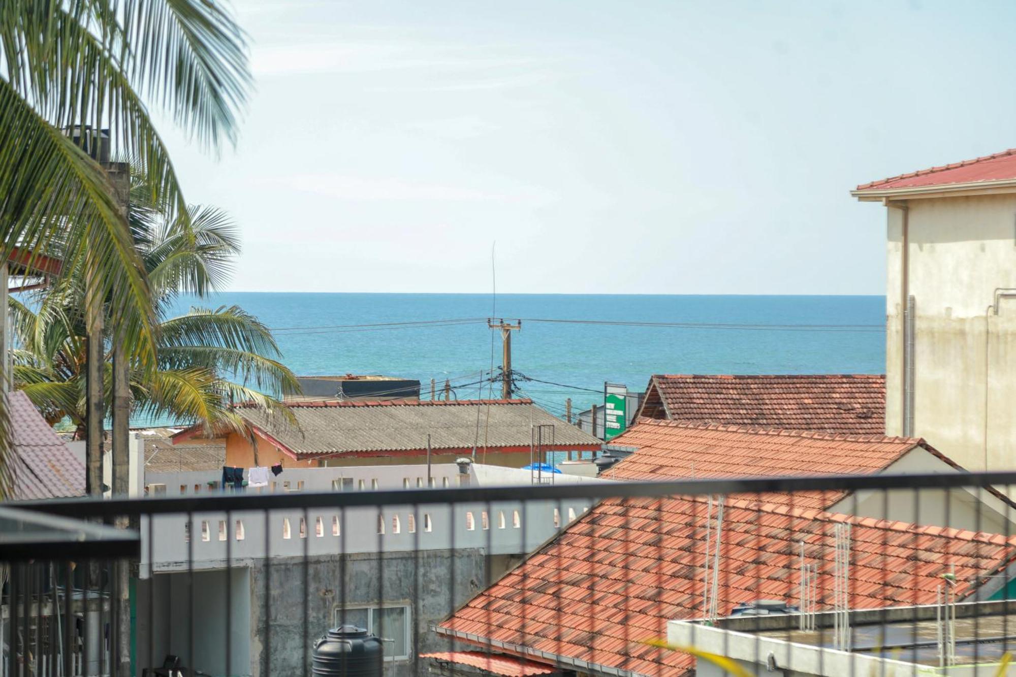 Traveller'S Hotel Хиккадува Экстерьер фото