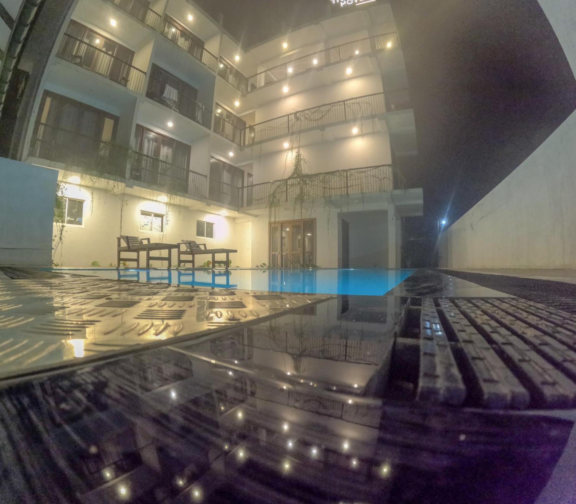 Traveller'S Hotel Хиккадува Экстерьер фото